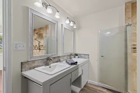 Bath - 610 Mcvoid Rd, Springtown, TX 76082 photo 1 of 2