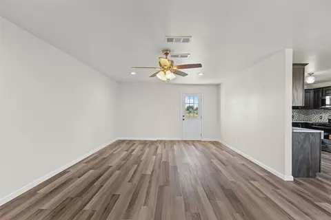 Living - 610 Mcvoid Rd, Springtown, TX 76082 photo 3 of 4