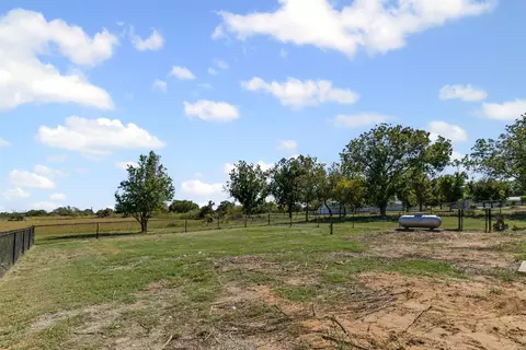 Exterior - 610 Mcvoid Rd, Springtown, TX 76082 photo 8 of 8