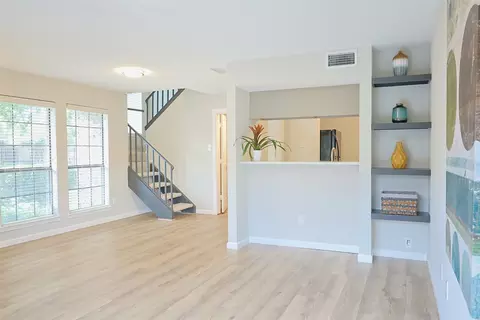 5757 E University Blvd #22F, Dallas, TX 75206