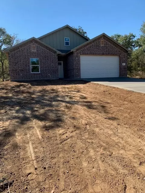 411 Hamilton Rd, Mineral Wells, TX 76067