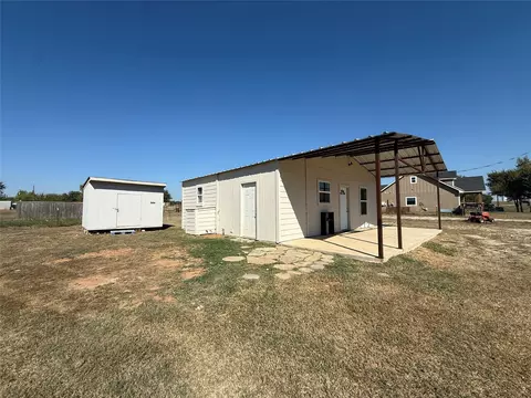 Exterior - 160 Summit Dr, Springtown, TX 76082 photo 1 of 2