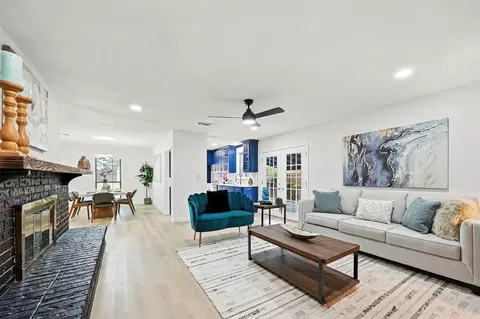 6321 Mccartney Ln, Garland, TX 75043