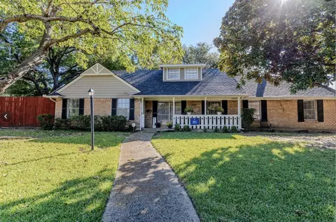 2888 Reedcroft Dr, Farmers Branch, TX 75234