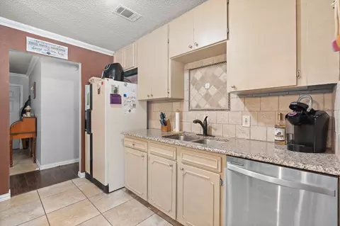 Kitchen - 301 E Hampton Rd, Crowley, TX 76036 photo 3 of 4