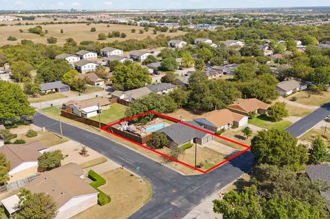 View/Area - 301 E Hampton Rd, Crowley, TX 76036 photo 3 of 4