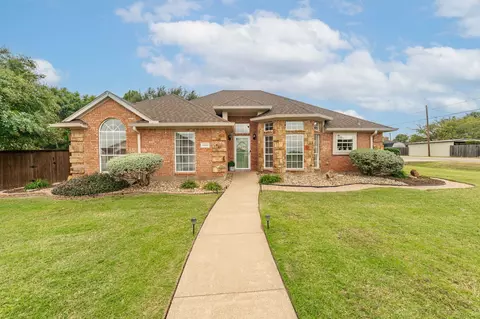 3202 Walnut Creek Pkwy, Granbury, TX 76049