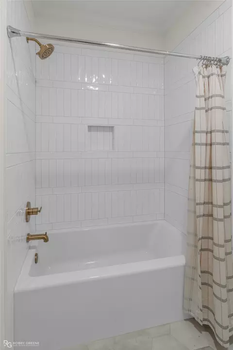 Bath - 75 Turtle Creek Dr, Benton, LA 71006 photo 6 of 7