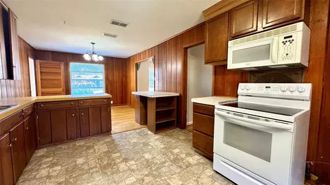 Kitchen - 105 Davidson Dr, Terrell, TX 75160 photo 1 of 2