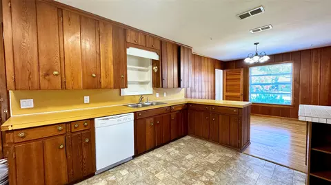 Kitchen - 105 Davidson Dr, Terrell, TX 75160 photo 2 of 2