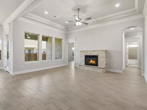 Living - 724 Raylan St, Springtown, TX 76082 photo 4 of 6