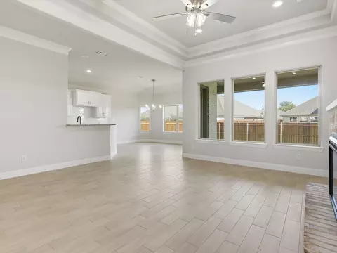 Living - 724 Raylan St, Springtown, TX 76082 photo 2 of 6