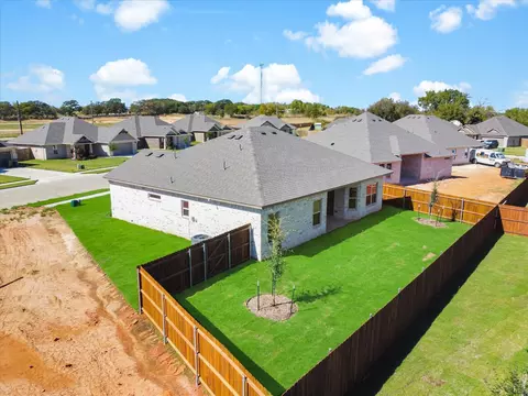 View/Area - 724 Raylan St, Springtown, TX 76082 photo 5 of 10
