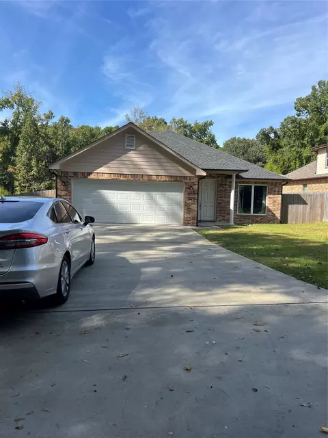 2307 Smith Dr, Longview, TX 75605