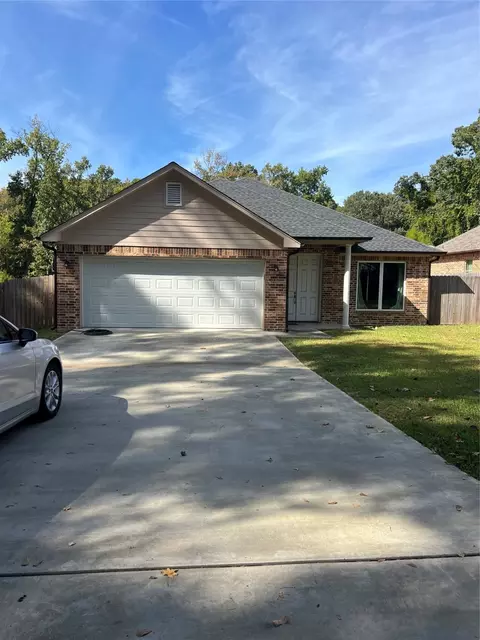 2307 Smith Dr, Longview, TX 75605 photo 2