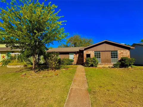 809 Roaming Road Dr, Allen, TX 75002