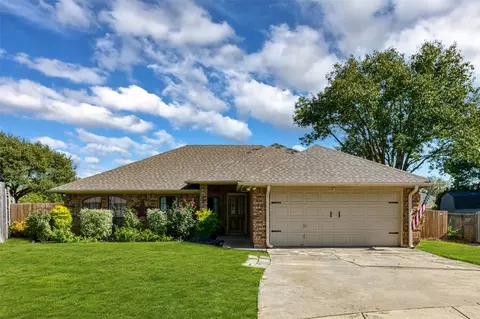7633 Teresa Ct, North Richland Hills, TX 76182