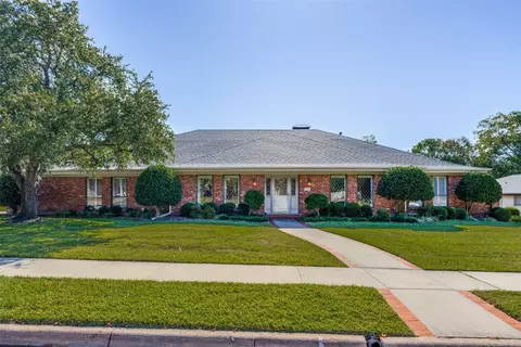 1608 Crescent Dr, Sherman, TX 75092