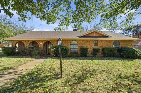 1801 Danny Ray Dr, Cleburne, TX 76033
