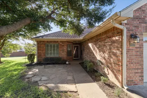 9117 Darby Ln, Waco, TX 76712
