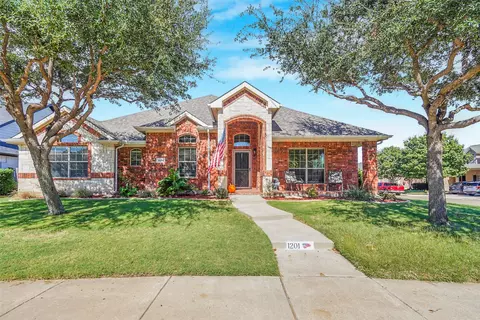 1201 Clairemont Ln, Burleson, TX 76028
