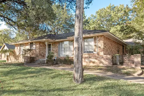907 Bow Creek Dr, Duncanville, TX 75116