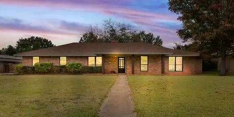 310 Lancashire Dr, Bossier City, LA 71111