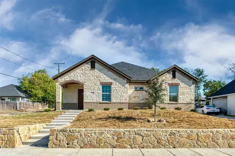701 Dr Martin Luther King Jr Blvd, Waxahachie, TX 75165