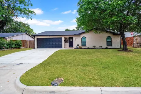 1914 Kynette Dr, Euless, TX 76040