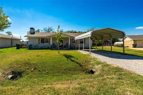 116 Mcanally Dr, Mabank, TX 75147