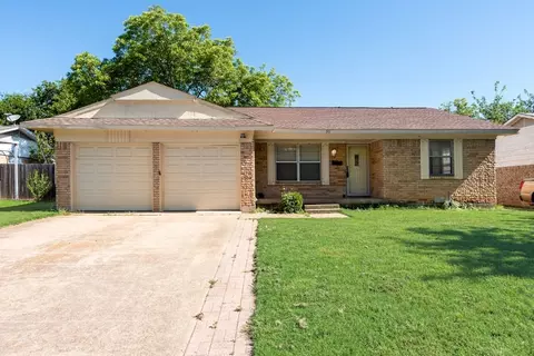 311 Azalea Ln, Duncanville, TX 75137