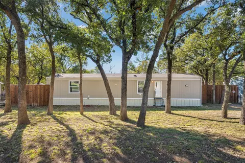 1107 Maple Dr, Bartonville, TX 76226