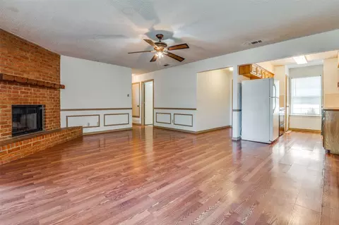 305 Apache Dr, Glenn Heights, TX 75154 photo 3