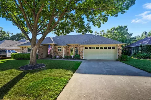 2023 Harwell St, Grapevine, TX 76051
