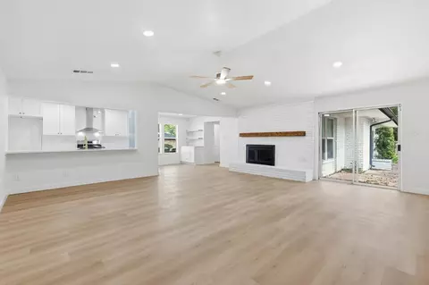 5940 Hunters View Ln, Dallas, TX 75232