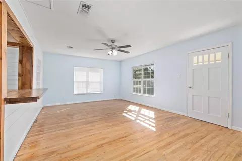 Living - 505 E Walcott Ave, Comanche, TX 76442 photo 2 of 4