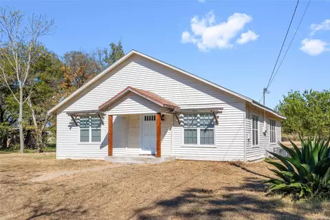 505 E Walcott Ave, Comanche, TX 76442