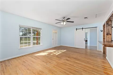 Living - 505 E Walcott Ave, Comanche, TX 76442 photo 3 of 4