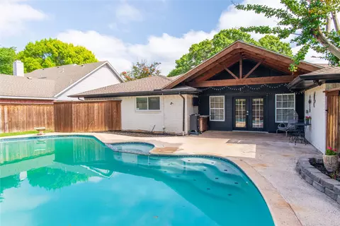 2725 Regal Rd, Plano, TX 75075