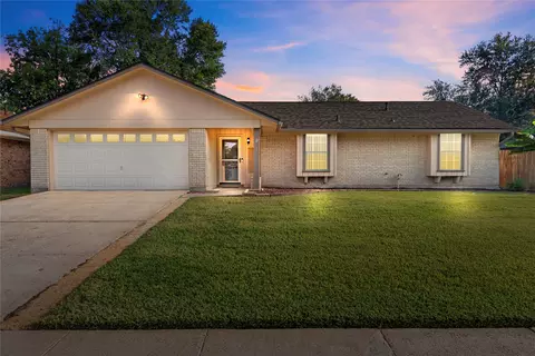 5302 Iris Cir, Bossier City, LA 71112