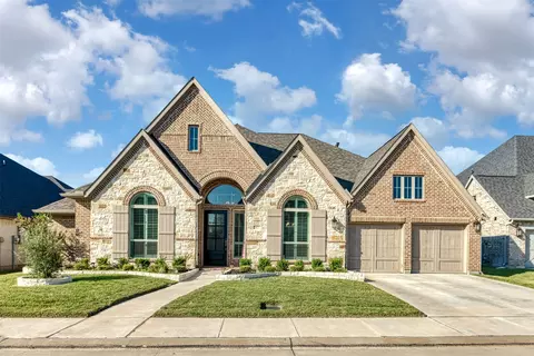 2837 Midlake Dr, Midlothian, TX 76065
