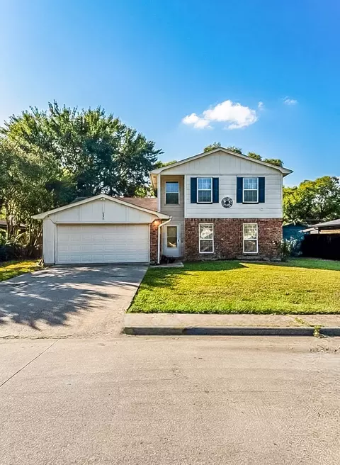 837 Wendy Dr, Grand Prairie, TX 75052