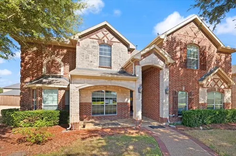 425 Kearsarge St, Desoto, TX 75115