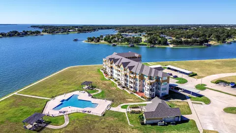 9900 Northshore Blvd #3307, Corsicana, TX 75109