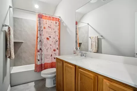 Bath - 2612 Dancing Flame Dr, Denton, TX 76201 photo 5 of 5