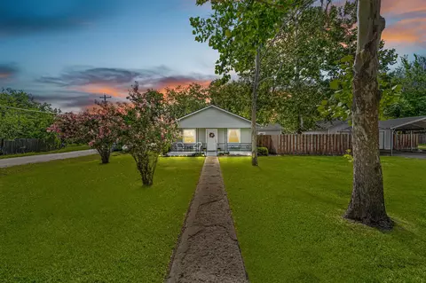 710 W Willow St, Sanger, TX 76266