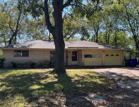 108 E South St, Whitesboro, TX 76273