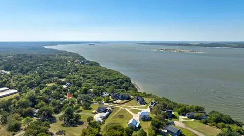 392 Churchill Ln, Pottsboro, TX 75076