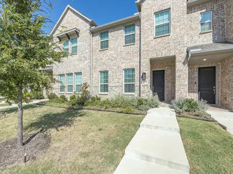 1521 Wittington Pl, Farmers Branch, TX 75234