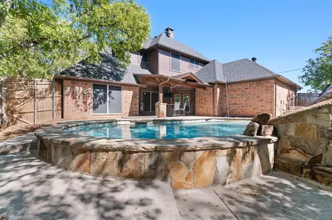 334 Lakecrest Dr, Lakewood Village, TX 75068